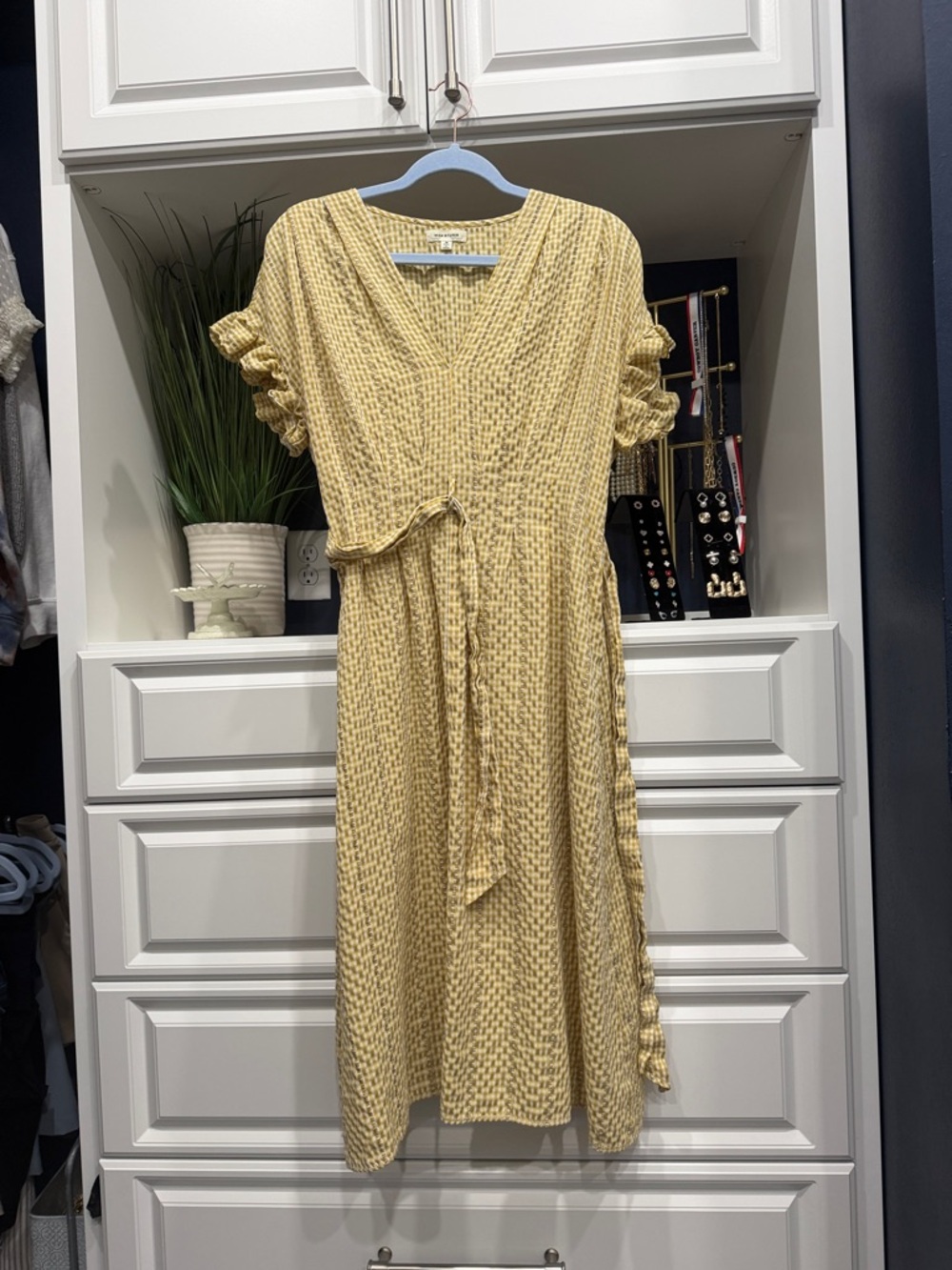 Light Yellow Ruffle-Sleeve Wrap Dress with Tie Waist SZ M - Picture 9 of 11
